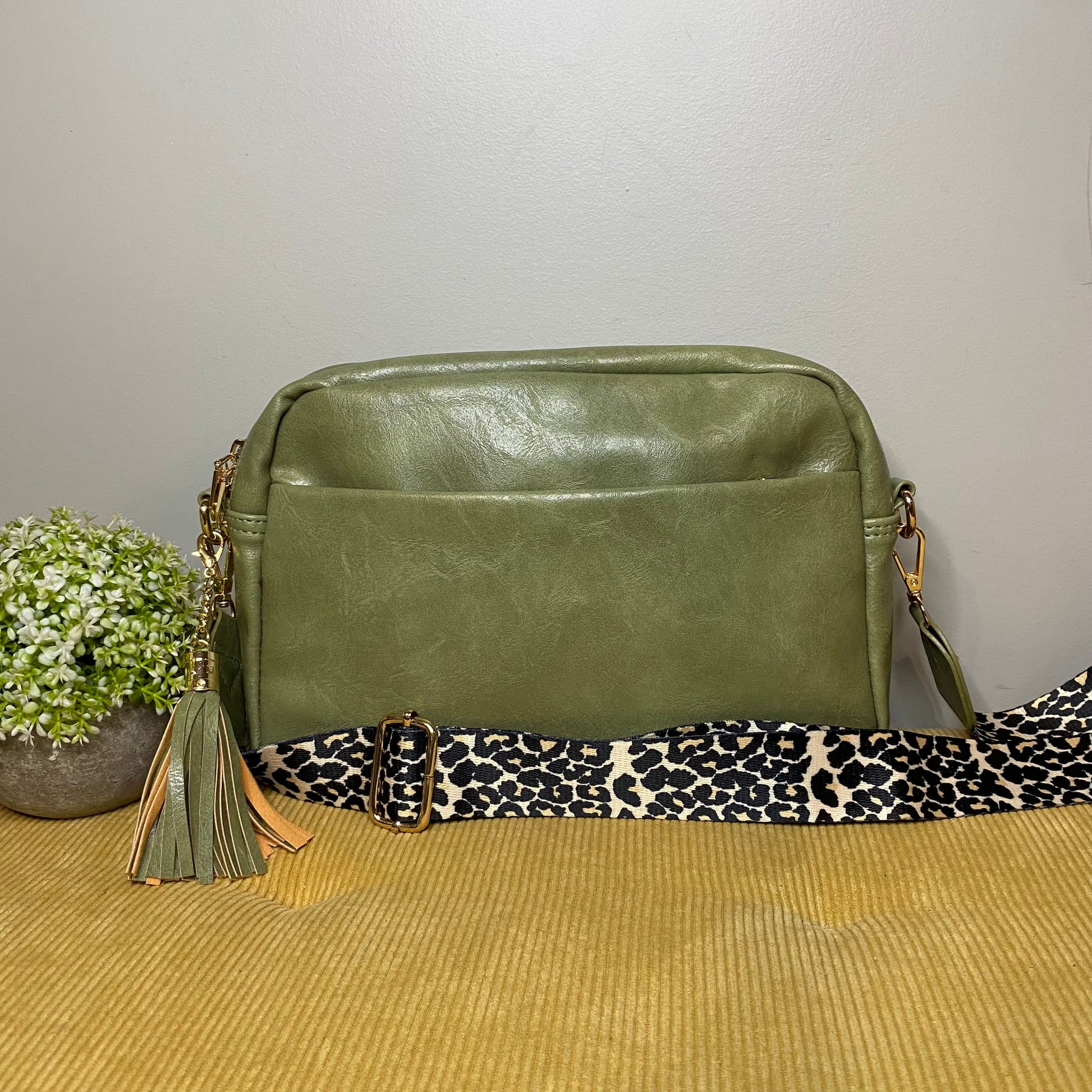 unique-id-87d5cf87-83c8-4c64-8db7-2c7c931ab8bd