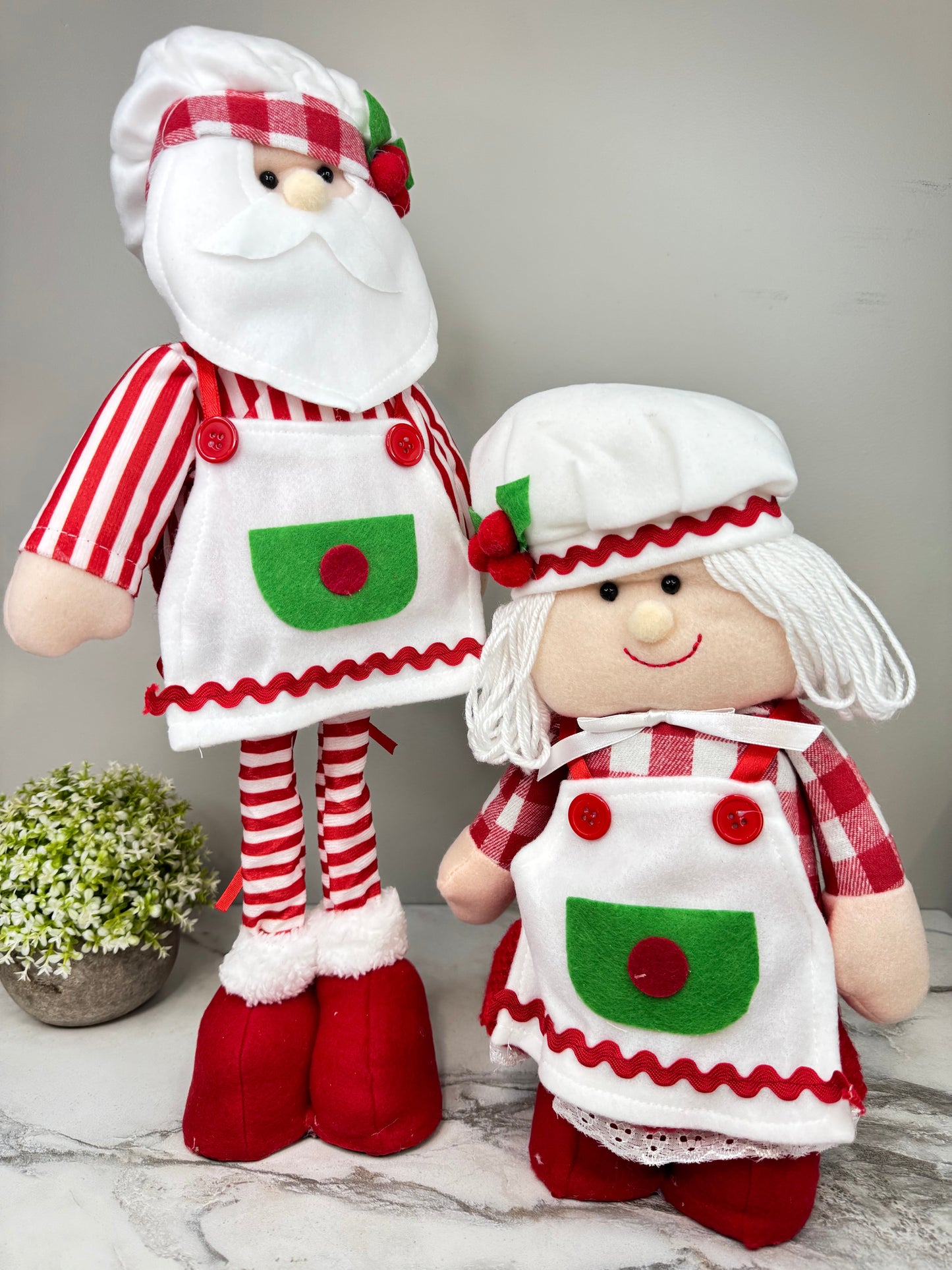 Telescopic Standing Christmas Decor - Santa & Mrs Claus