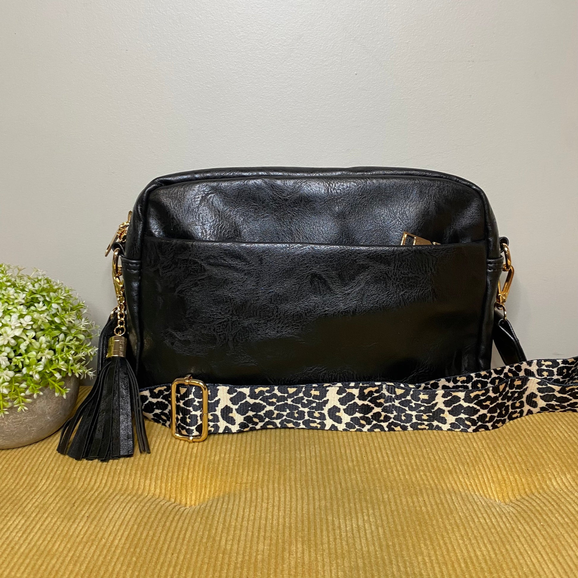 unique-id-ae4b0c77-02d3-4108-8bc1-c0e132e3cfc6