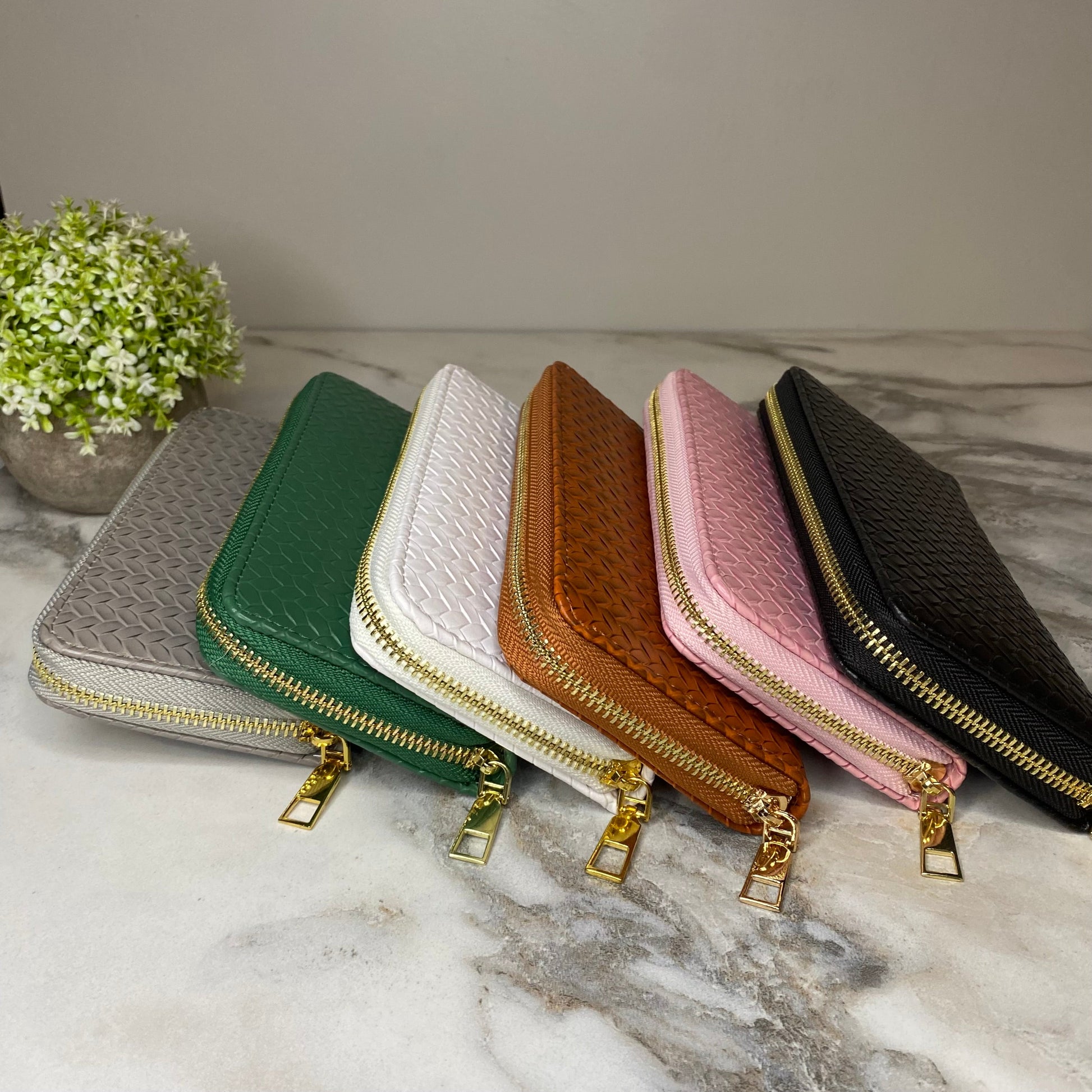 unique-id-77a46b1a-e42c-4bb9-b0db-80d8e8b709df